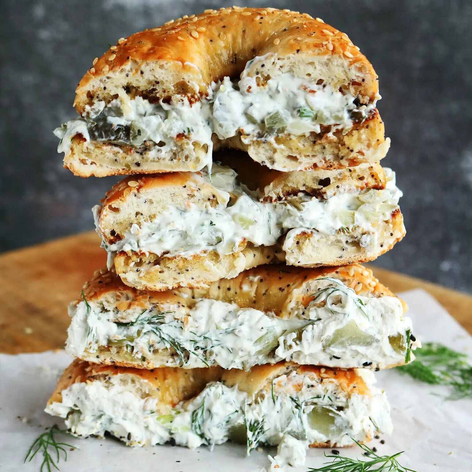 Chopped Gurken Bagel mit Bresso