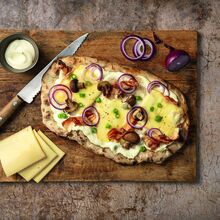 Pinsa mit würzigem Le Rustique