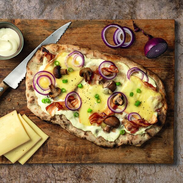 Pinsa mit würzigem Le Rustique